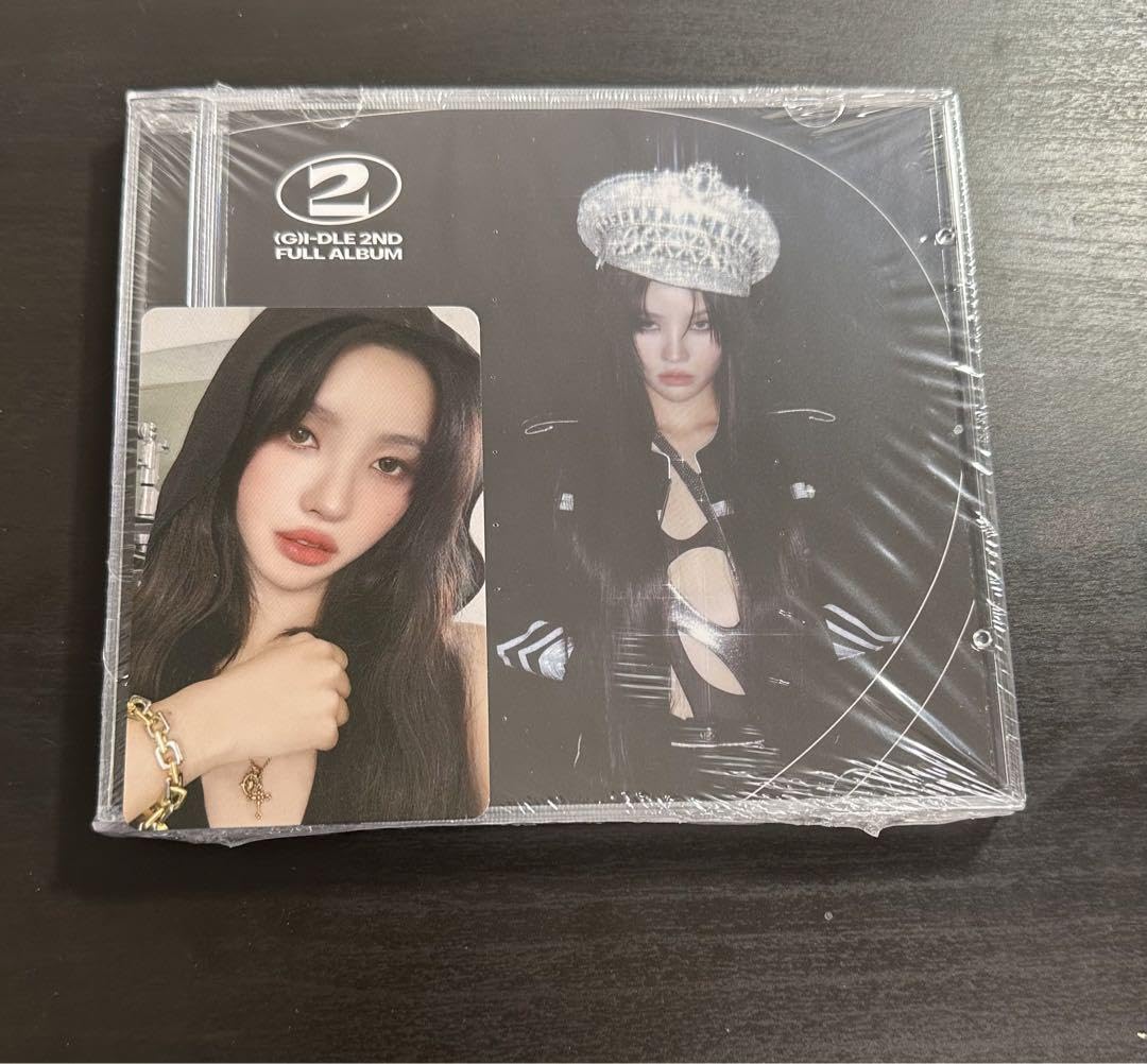 Amazon.co.jp: (G)I-DLE アルバム ソヨン 特典トレカ付 : 文房具